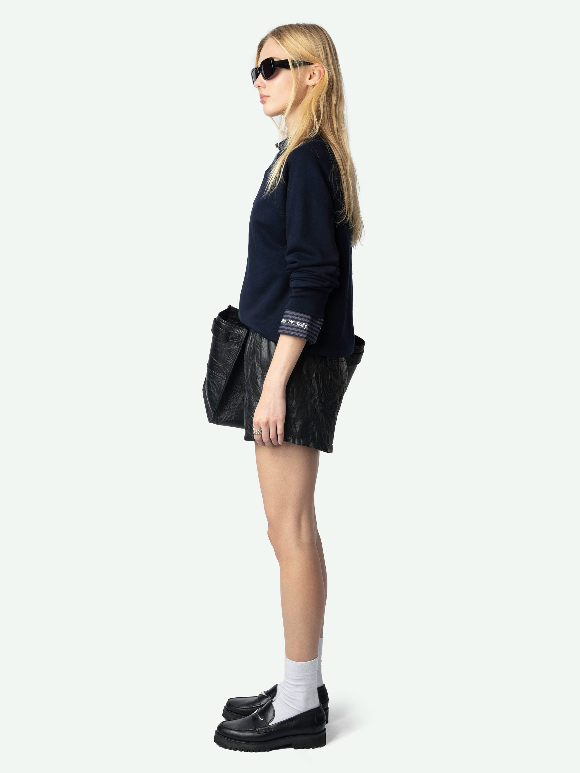 Felpa Upper - Felpa in cotone biologico blu navy con maniche lunghe e ricamo fishnet Fallen Angel "Rock'n'Roll" sul retro.